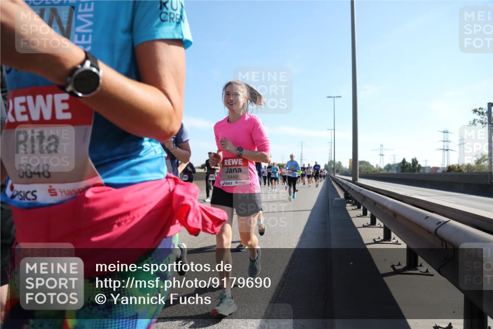 03.10.2025 - Köhlbrandbrückenlauf Yannick Fuchs http://msf.ph/oto/9179690 03.10.2025 11:19:57 Position 3 5648, 6449 meine-sportfotos.de