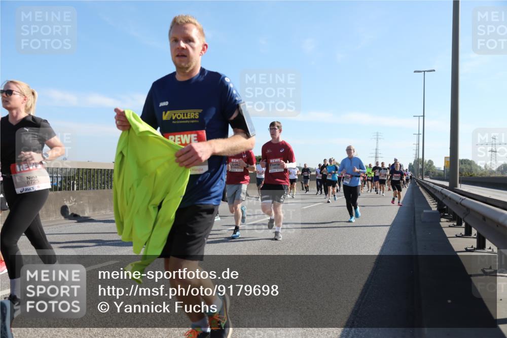 03.10.2025 - Köhlbrandbrückenlauf Yannick Fuchs http://msf.ph/oto/9179698 03.10.2025 11:19:58 Position 3 6725, 5911 meine-sportfotos.de