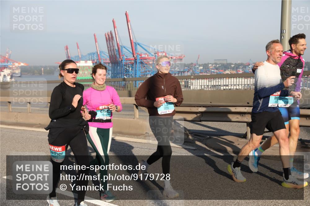 03.10.2025 - Köhlbrandbrückenlauf Yannick Fuchs http://msf.ph/oto/9179728 03.10.2025 08:52:53 Position 2 1811, 1585, 3770, 118, 2969 meine-sportfotos.de
