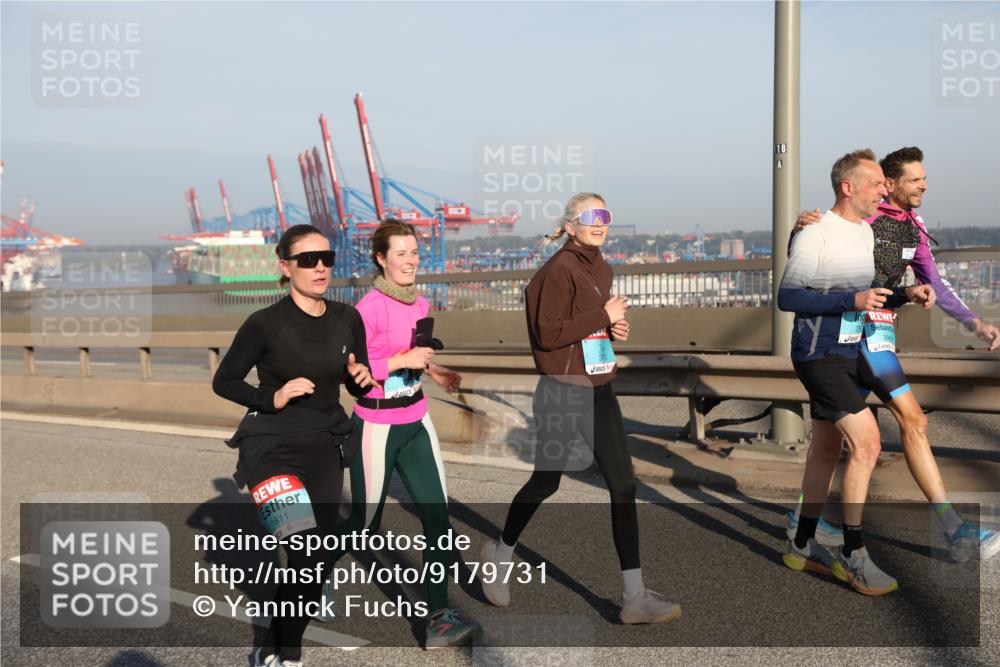 03.10.2025 - Köhlbrandbrückenlauf Yannick Fuchs http://msf.ph/oto/9179731 03.10.2025 08:52:53 Position 2 1811, 118 meine-sportfotos.de