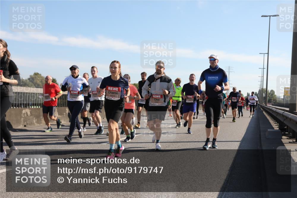 03.10.2025 - Köhlbrandbrückenlauf Yannick Fuchs http://msf.ph/oto/9179747 03.10.2025 11:20:04 Position 3 4915, 5544, 6587 meine-sportfotos.de