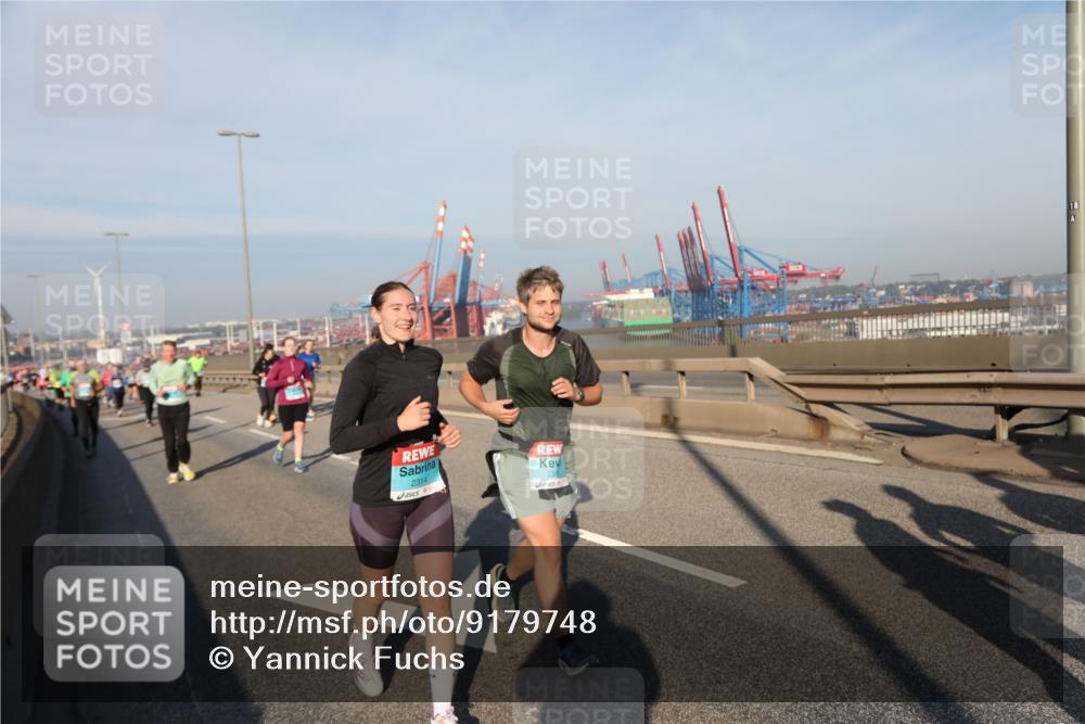 03.10.2025 - Köhlbrandbrückenlauf Yannick Fuchs http://msf.ph/oto/9179748 03.10.2025 08:52:54 Position 2 2314 meine-sportfotos.de