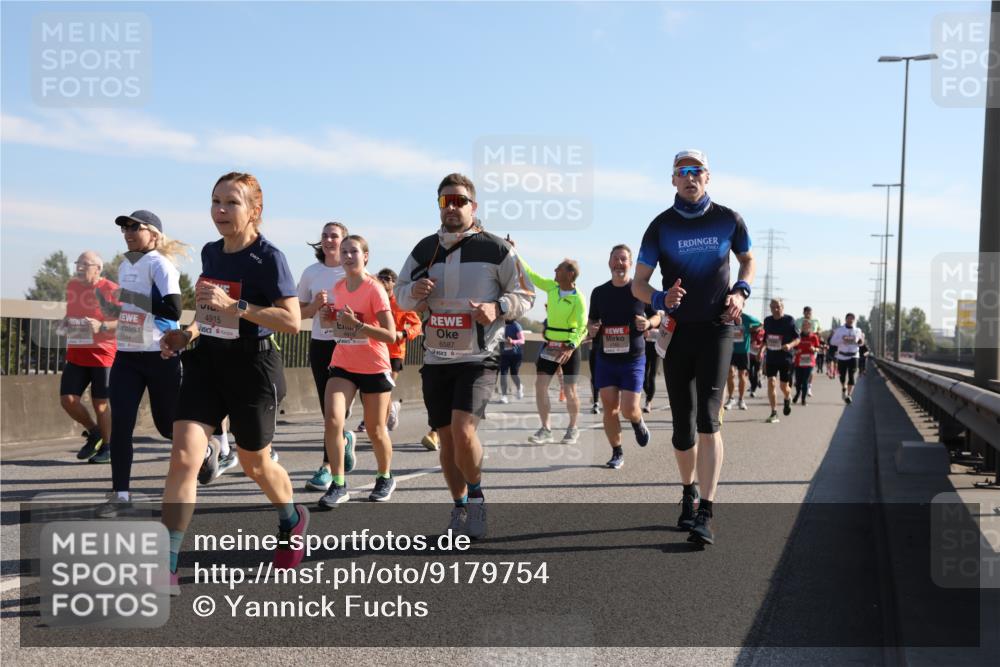 03.10.2025 - Köhlbrandbrückenlauf Yannick Fuchs http://msf.ph/oto/9179754 03.10.2025 11:20:04 Position 3 4915, 6587, 5544 meine-sportfotos.de