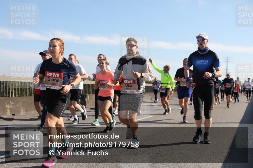 03.10.2025 - Köhlbrandbrückenlauf Yannick Fuchs http://msf.ph/oto/9179758 03.10.2025 11:20:04 Position 3 4915, 4916, 6587 meine-sportfotos.de