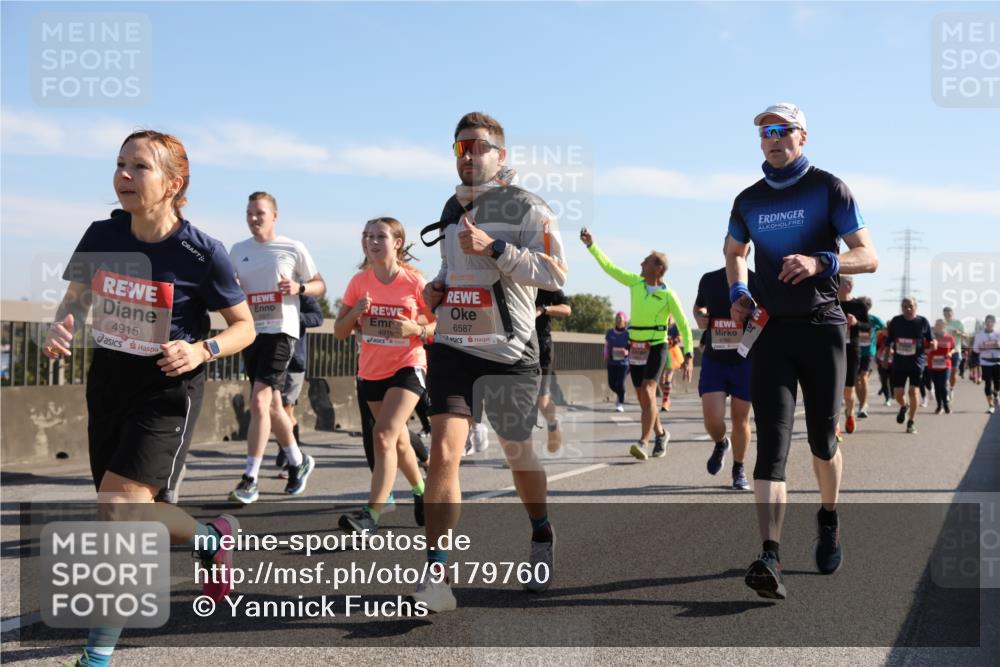 03.10.2025 - Köhlbrandbrückenlauf Yannick Fuchs http://msf.ph/oto/9179760 03.10.2025 11:20:05 Position 3 4915, 6587, 4916 meine-sportfotos.de