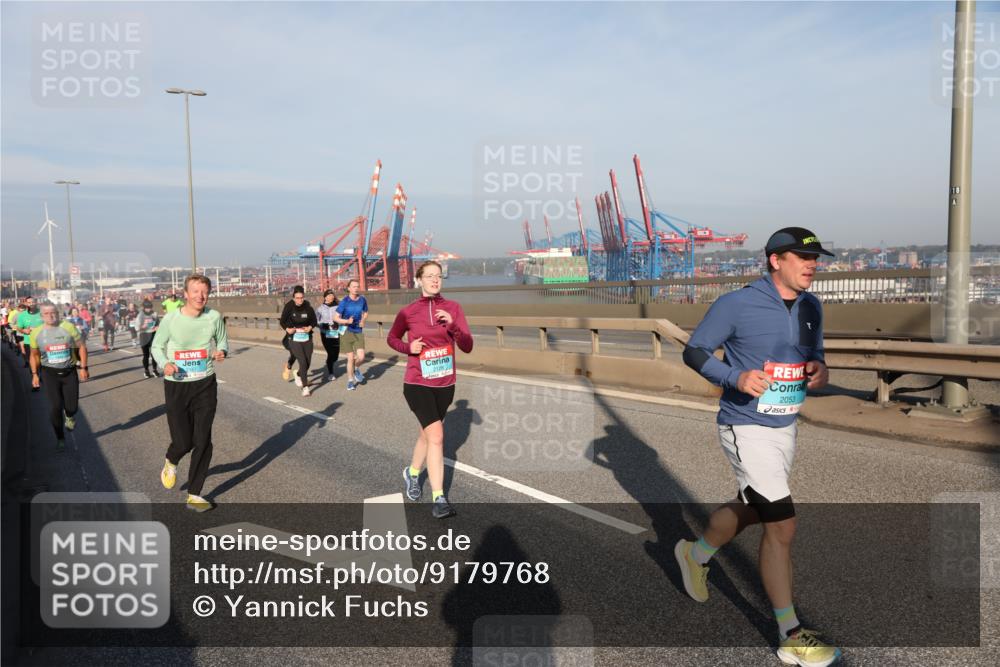 03.10.2025 - Köhlbrandbrückenlauf Yannick Fuchs http://msf.ph/oto/9179768 03.10.2025 08:52:57 Position 2 2128, 2053 meine-sportfotos.de