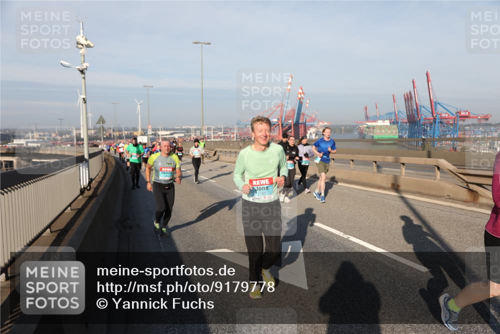 03.10.2025 - Köhlbrandbrückenlauf Yannick Fuchs http://msf.ph/oto/9179778 03.10.2025 08:52:58 Position 2 2167 meine-sportfotos.de
