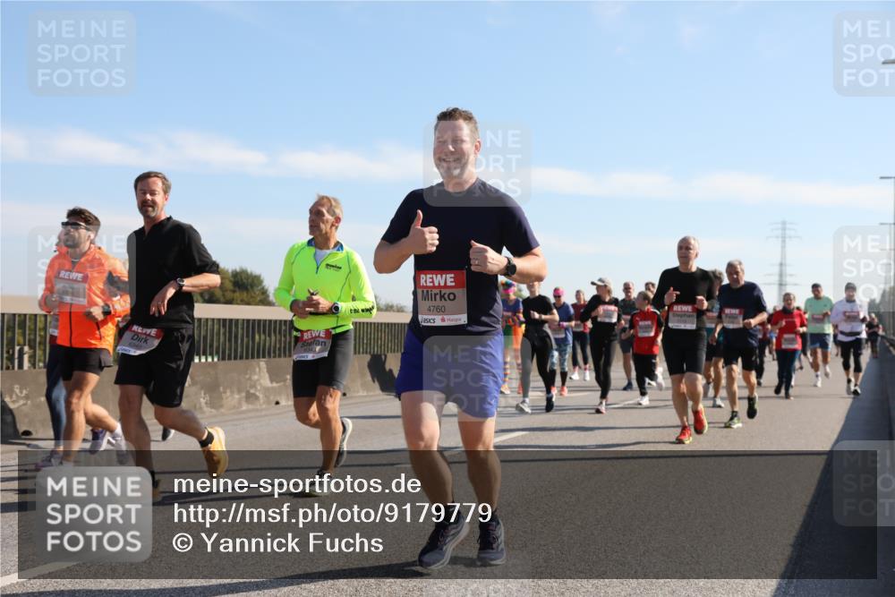 03.10.2025 - Köhlbrandbrückenlauf Yannick Fuchs http://msf.ph/oto/9179779 03.10.2025 11:20:06 Position 3 6340, 4760 meine-sportfotos.de