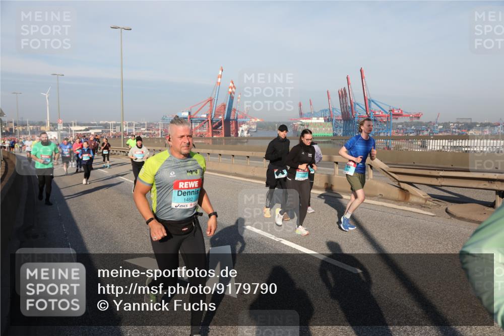03.10.2025 - Köhlbrandbrückenlauf Yannick Fuchs http://msf.ph/oto/9179790 03.10.2025 08:52:59 Position 2 1482 meine-sportfotos.de