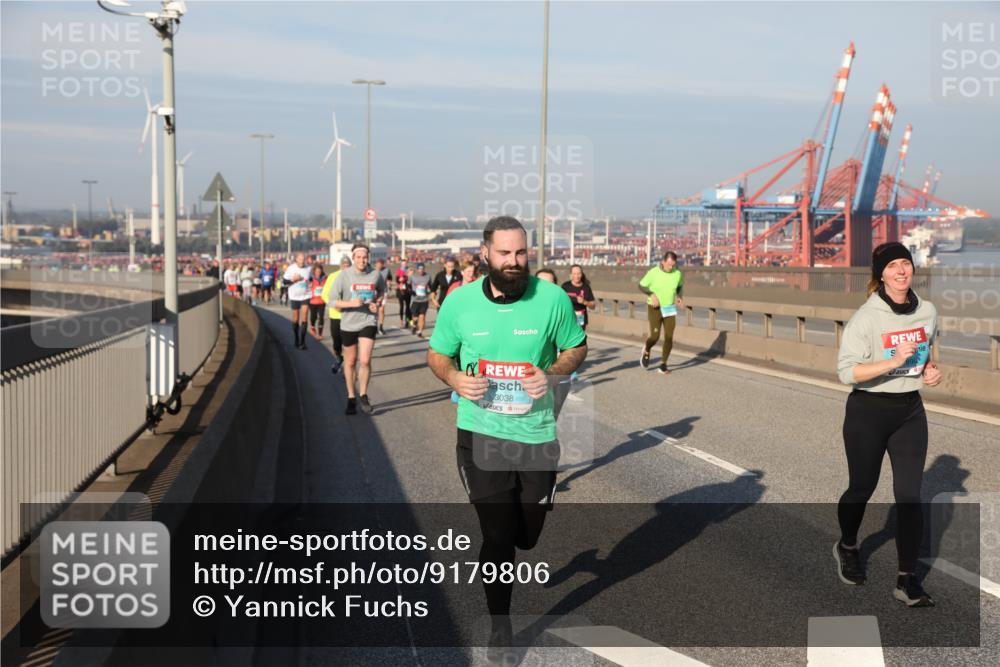 03.10.2025 - Köhlbrandbrückenlauf Yannick Fuchs http://msf.ph/oto/9179806 03.10.2025 08:53:02 Position 2 3038 meine-sportfotos.de