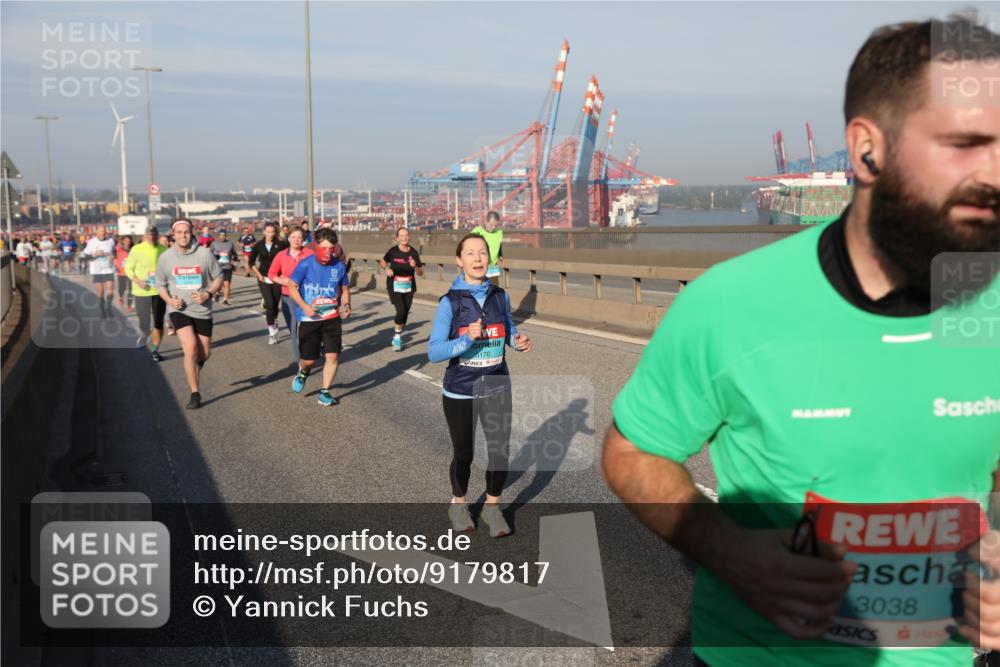03.10.2025 - Köhlbrandbrückenlauf Yannick Fuchs http://msf.ph/oto/9179817 03.10.2025 08:53:04 Position 2 6170, 3038 meine-sportfotos.de