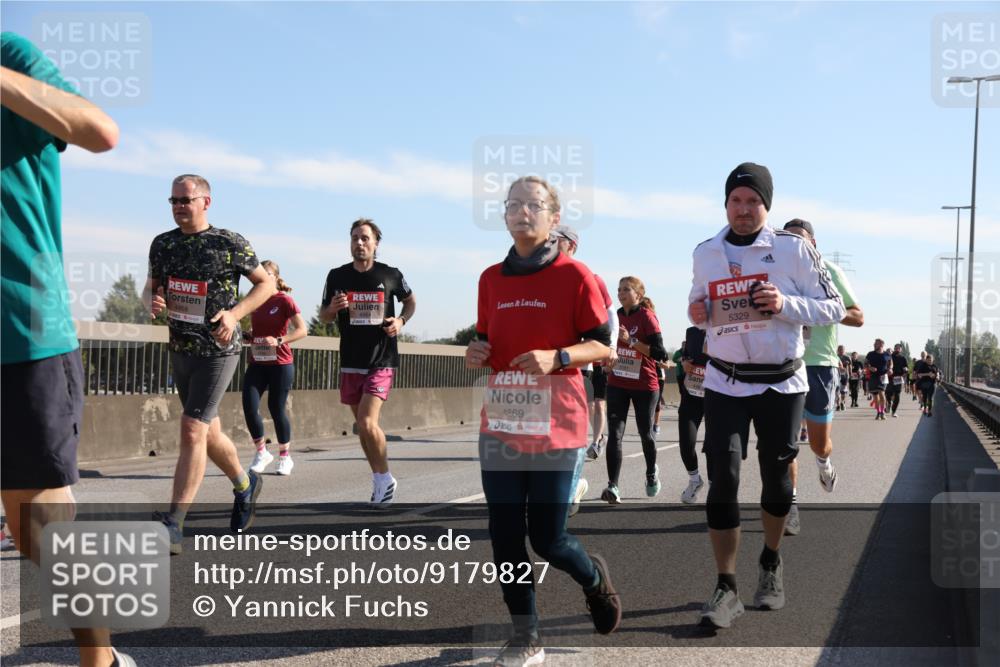 03.10.2025 - Köhlbrandbrückenlauf Yannick Fuchs http://msf.ph/oto/9179827 03.10.2025 11:20:11 Position 3 4868, 4869, 5329 meine-sportfotos.de