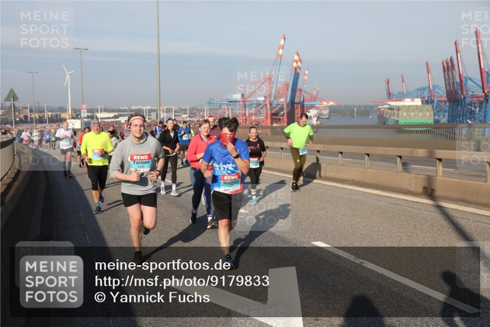 03.10.2025 - Köhlbrandbrückenlauf Yannick Fuchs http://msf.ph/oto/9179833 03.10.2025 08:53:05 Position 2 2556 meine-sportfotos.de