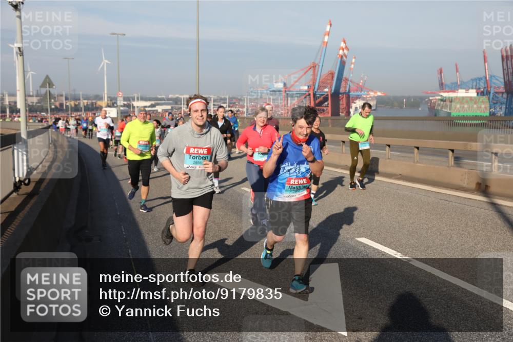 03.10.2025 - Köhlbrandbrückenlauf Yannick Fuchs http://msf.ph/oto/9179835 03.10.2025 08:53:06 Position 2 2556 meine-sportfotos.de