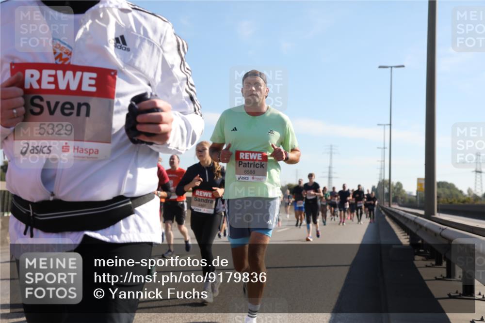 03.10.2025 - Köhlbrandbrückenlauf Yannick Fuchs http://msf.ph/oto/9179836 03.10.2025 11:20:12 Position 3 5329, 4465, 6588 meine-sportfotos.de
