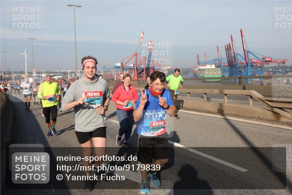 03.10.2025 - Köhlbrandbrückenlauf Yannick Fuchs http://msf.ph/oto/9179839 03.10.2025 08:53:06 Position 2 2556, 20 meine-sportfotos.de