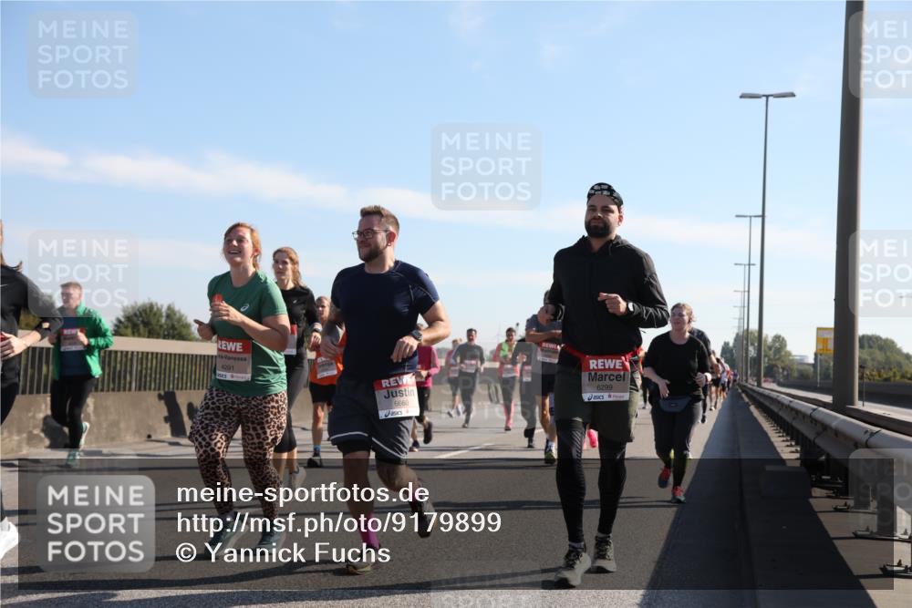 03.10.2025 - Köhlbrandbrückenlauf Yannick Fuchs http://msf.ph/oto/9179899 03.10.2025 11:20:19 Position 3 4291, 6660, 6299 meine-sportfotos.de