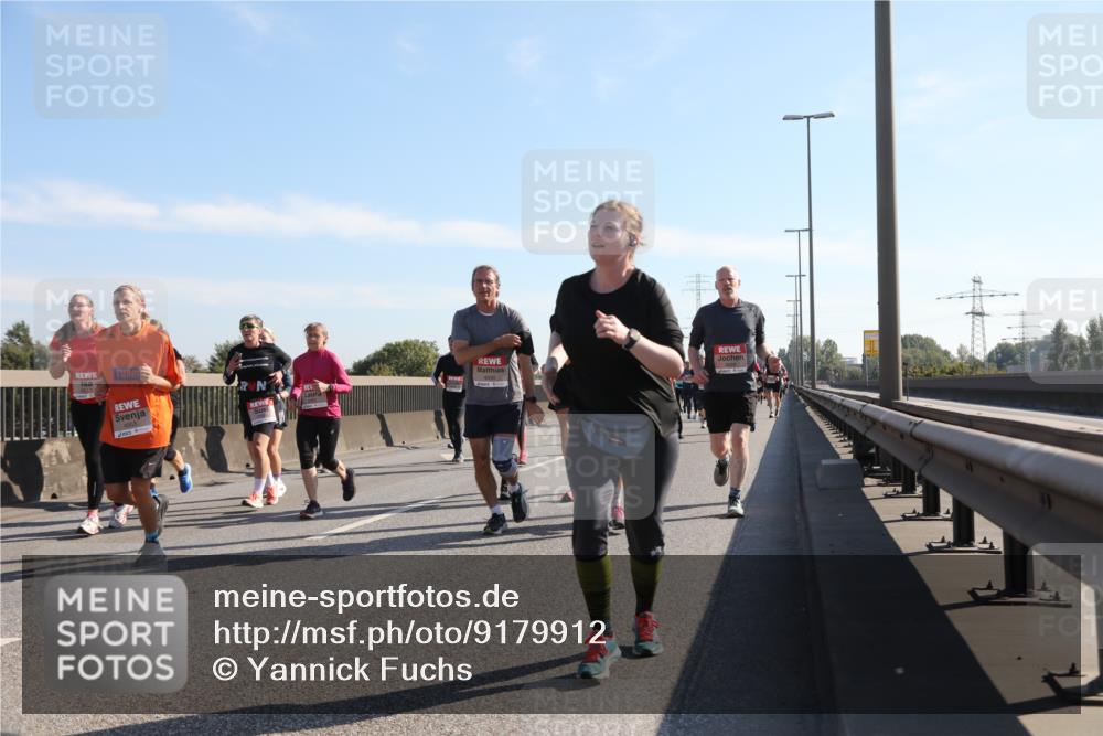 03.10.2025 - Köhlbrandbrückenlauf Yannick Fuchs http://msf.ph/oto/9179912 03.10.2025 11:20:21 Position 3 4553 meine-sportfotos.de