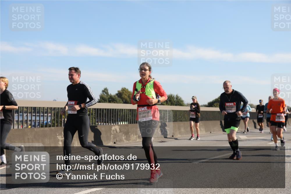 03.10.2025 - Köhlbrandbrückenlauf Yannick Fuchs http://msf.ph/oto/9179932 03.10.2025 11:20:25 Position 3 468, 4696, 4587 meine-sportfotos.de