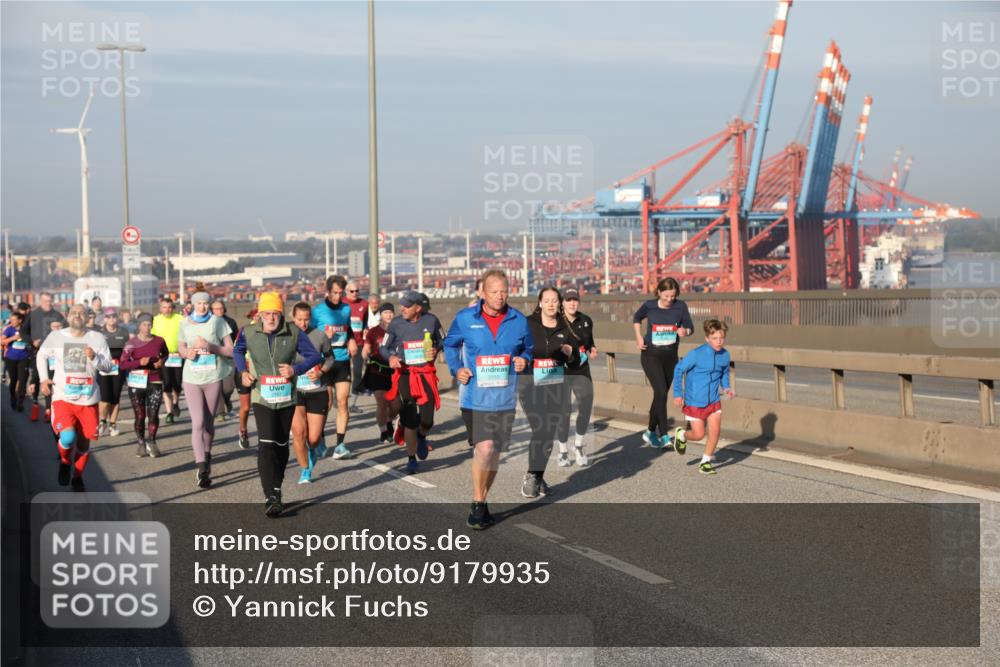 03.10.2025 - Köhlbrandbrückenlauf Yannick Fuchs http://msf.ph/oto/9179935 03.10.2025 08:53:21 Position 2 2158 meine-sportfotos.de