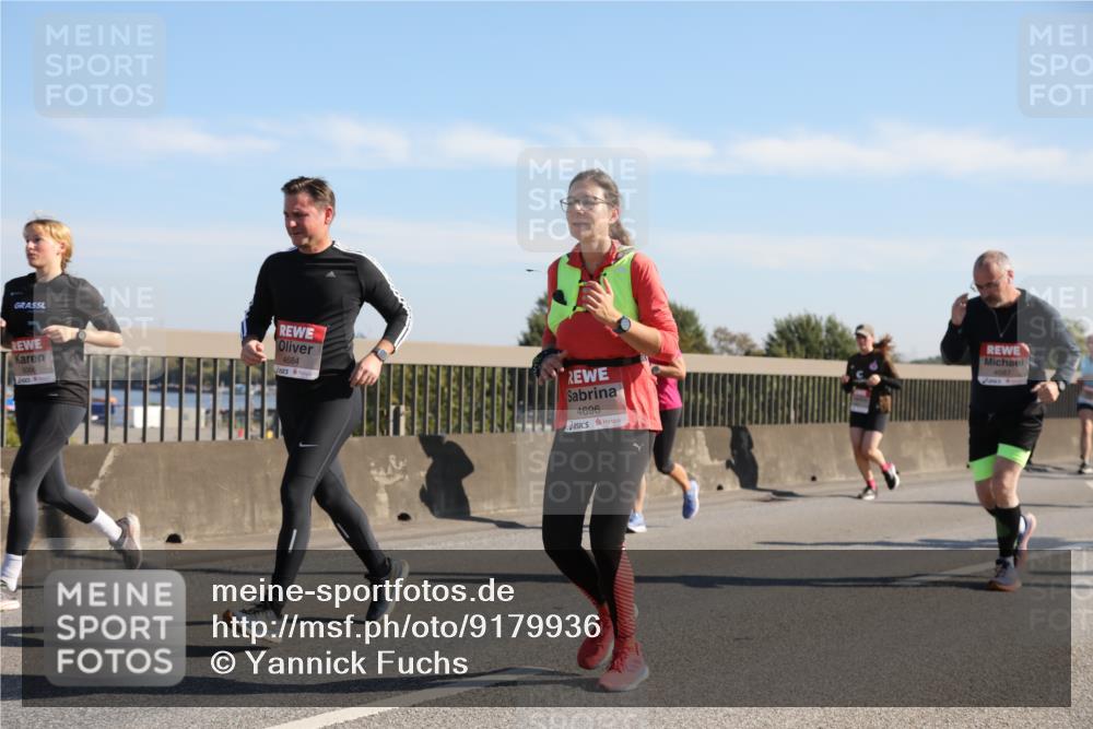 03.10.2025 - Köhlbrandbrückenlauf Yannick Fuchs http://msf.ph/oto/9179936 03.10.2025 11:20:25 Position 3 6066, 4684, 4696, 4587 meine-sportfotos.de