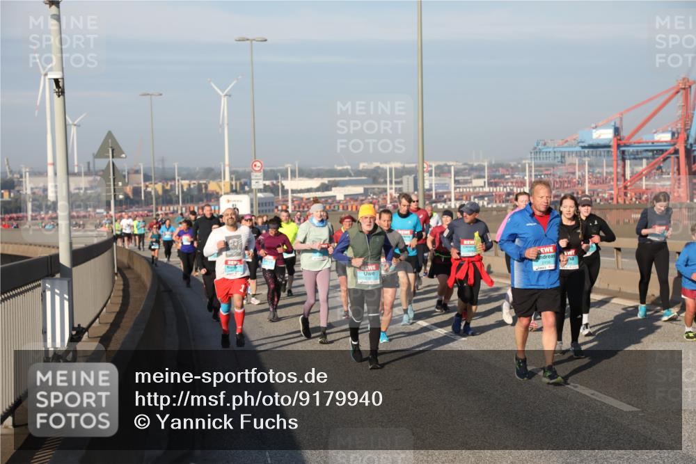 03.10.2025 - Köhlbrandbrückenlauf Yannick Fuchs http://msf.ph/oto/9179940 03.10.2025 08:53:21 Position 2 2158 meine-sportfotos.de