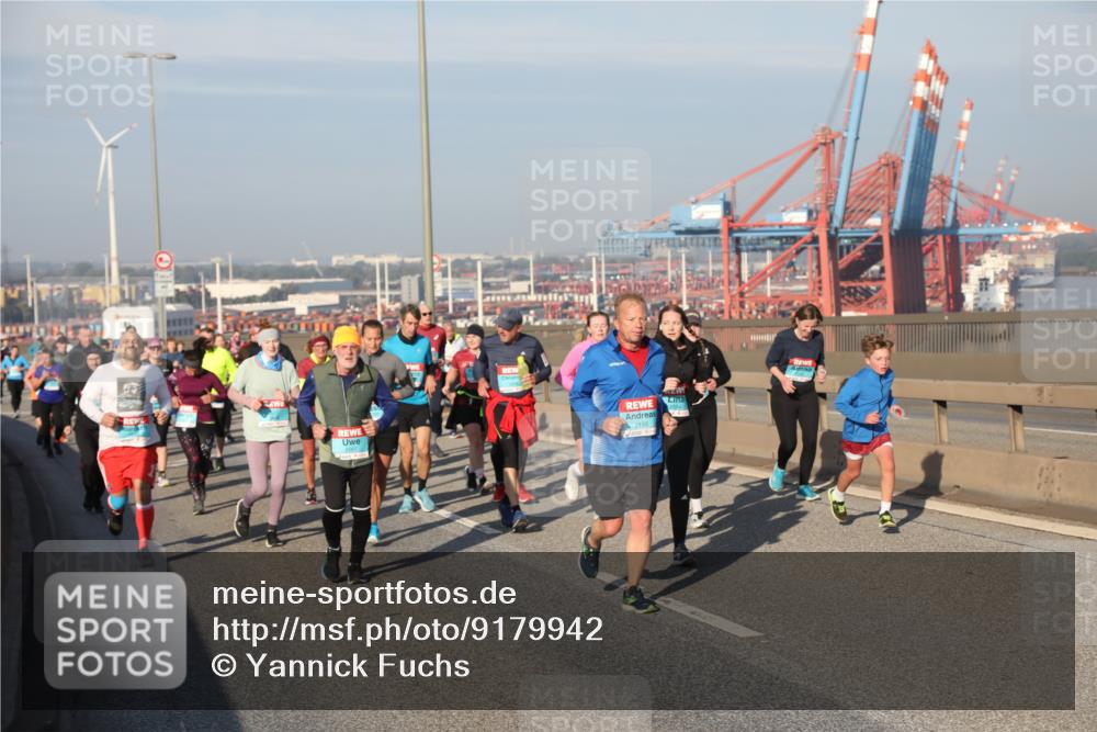 03.10.2025 - Köhlbrandbrückenlauf Yannick Fuchs http://msf.ph/oto/9179942 03.10.2025 08:53:22 Position 2 2158 meine-sportfotos.de