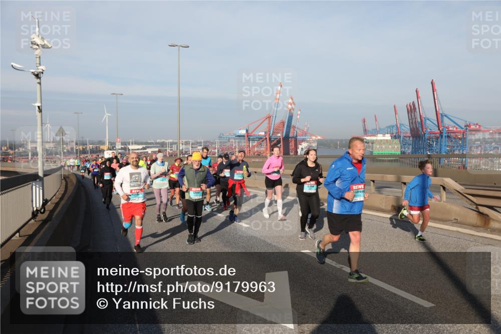 03.10.2025 - Köhlbrandbrückenlauf Yannick Fuchs http://msf.ph/oto/9179963 03.10.2025 08:53:24 Position 2 2158 meine-sportfotos.de