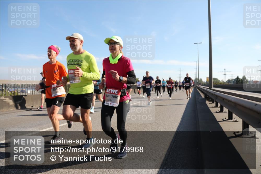03.10.2025 - Köhlbrandbrückenlauf Yannick Fuchs http://msf.ph/oto/9179968 03.10.2025 11:20:28 Position 3 4813, 6791, 5004 meine-sportfotos.de