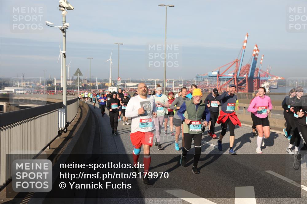 03.10.2025 - Köhlbrandbrückenlauf Yannick Fuchs http://msf.ph/oto/9179970 03.10.2025 08:53:24 Position 2 1830, 2187 meine-sportfotos.de