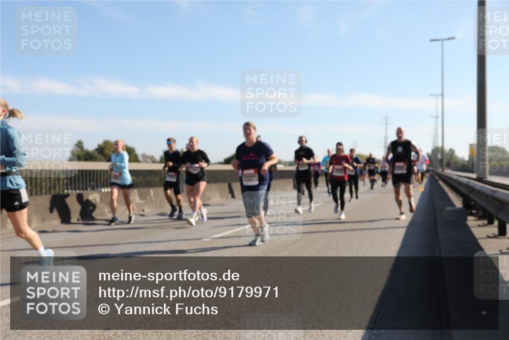 03.10.2025 - Köhlbrandbrückenlauf Yannick Fuchs http://msf.ph/oto/9179971 03.10.2025 11:20:29 Position 3  meine-sportfotos.de