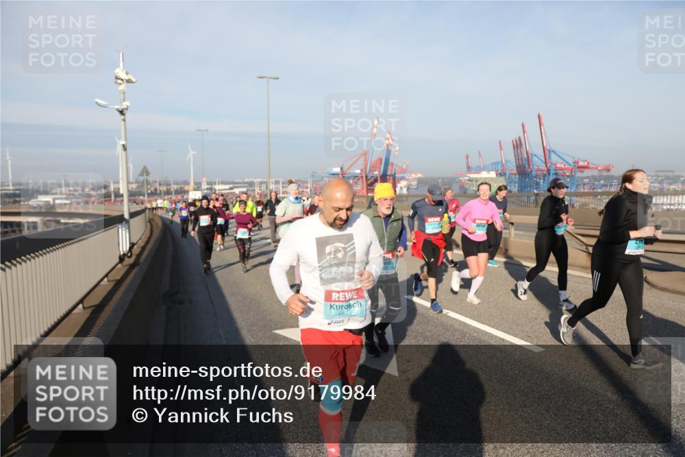 03.10.2025 - Köhlbrandbrückenlauf Yannick Fuchs http://msf.ph/oto/9179984 03.10.2025 08:53:25 Position 2 1840 meine-sportfotos.de