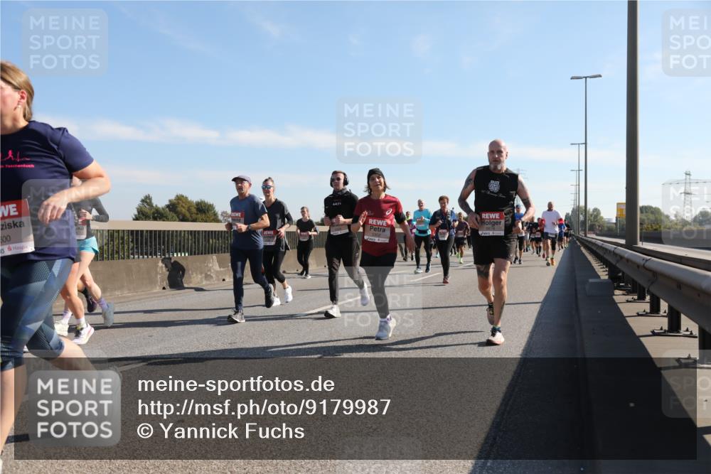 03.10.2025 - Köhlbrandbrückenlauf Yannick Fuchs http://msf.ph/oto/9179987 03.10.2025 11:20:30 Position 3 500 meine-sportfotos.de