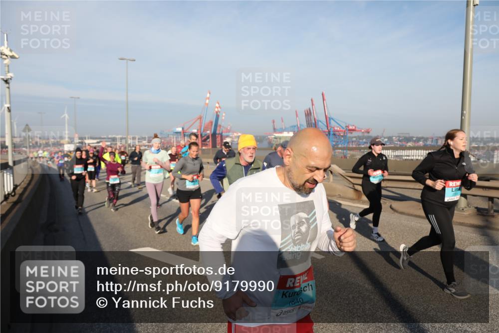 03.10.2025 - Köhlbrandbrückenlauf Yannick Fuchs http://msf.ph/oto/9179990 03.10.2025 08:53:26 Position 2 1840 meine-sportfotos.de