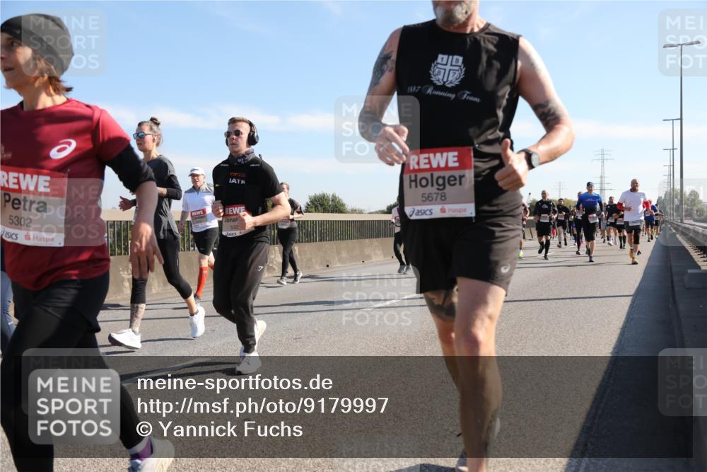 03.10.2025 - Köhlbrandbrückenlauf Yannick Fuchs http://msf.ph/oto/9179997 03.10.2025 11:20:32 Position 3 5302, 1887, 532, 5678 meine-sportfotos.de