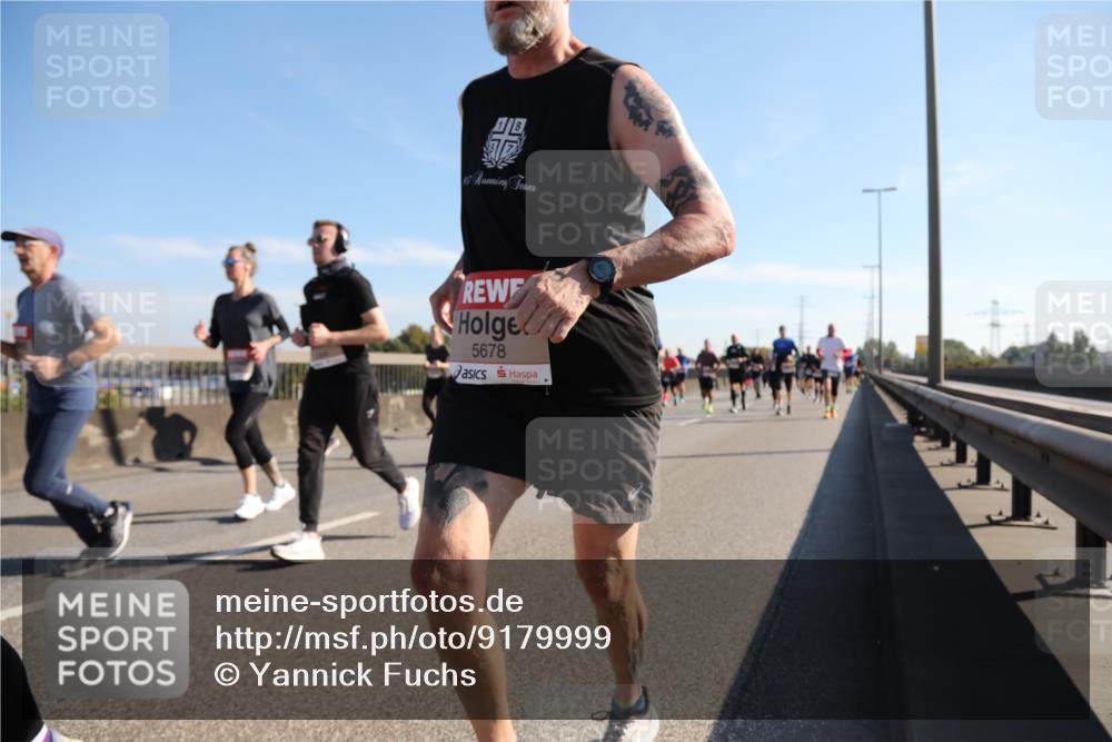 03.10.2025 - Köhlbrandbrückenlauf Yannick Fuchs http://msf.ph/oto/9179999 03.10.2025 11:20:32 Position 3 5678 meine-sportfotos.de