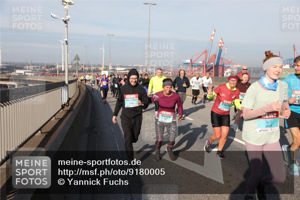 03.10.2025 - Köhlbrandbrückenlauf Yannick Fuchs http://msf.ph/oto/9180005 03.10.2025 08:53:28 Position 2 2396, 1001, 2174, 3803 meine-sportfotos.de