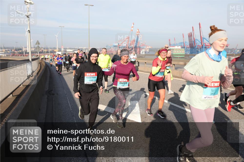 03.10.2025 - Köhlbrandbrückenlauf Yannick Fuchs http://msf.ph/oto/9180011 03.10.2025 08:53:28 Position 2 2396, 1001, 2174, 380 meine-sportfotos.de