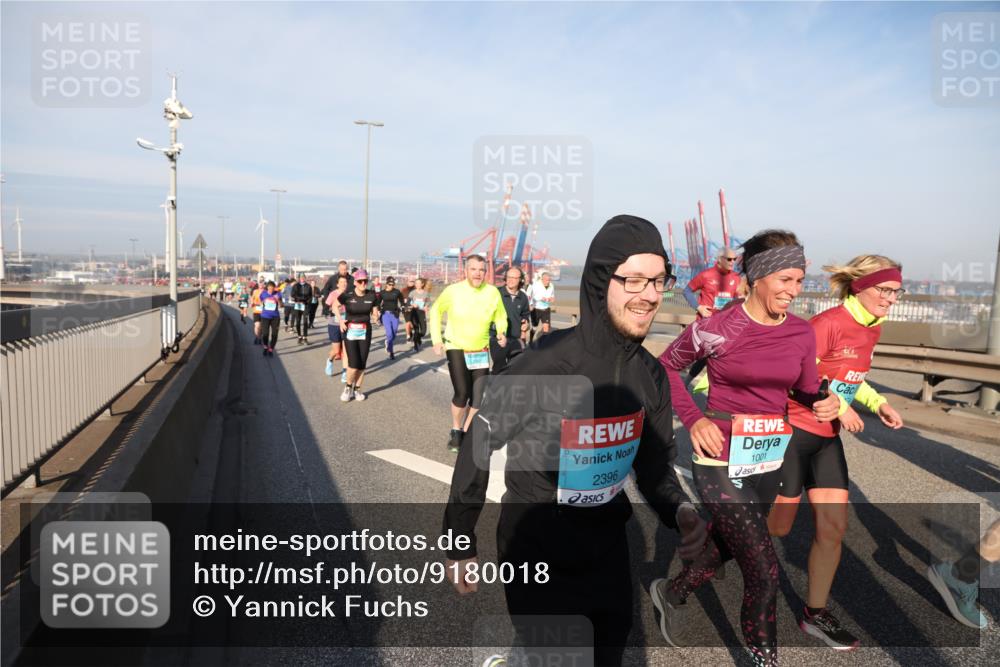 03.10.2025 - Köhlbrandbrückenlauf Yannick Fuchs http://msf.ph/oto/9180018 03.10.2025 08:53:29 Position 2 2396, 1001 meine-sportfotos.de