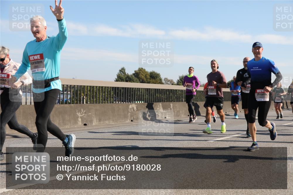 03.10.2025 - Köhlbrandbrückenlauf Yannick Fuchs http://msf.ph/oto/9180028 03.10.2025 11:20:35 Position 3 4739, 4385, 09, 6377 meine-sportfotos.de