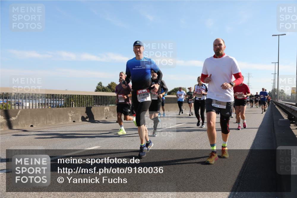 03.10.2025 - Köhlbrandbrückenlauf Yannick Fuchs http://msf.ph/oto/9180036 03.10.2025 11:20:36 Position 3 09, 6377, 5930 meine-sportfotos.de