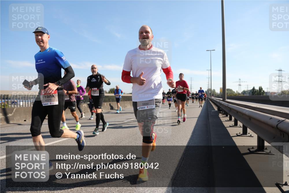 03.10.2025 - Köhlbrandbrückenlauf Yannick Fuchs http://msf.ph/oto/9180042 03.10.2025 11:20:36 Position 3 09, 6377, 5930 meine-sportfotos.de
