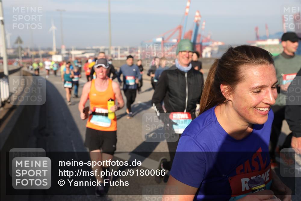 03.10.2025 - Köhlbrandbrückenlauf Yannick Fuchs http://msf.ph/oto/9180066 03.10.2025 08:53:34 Position 2  meine-sportfotos.de
