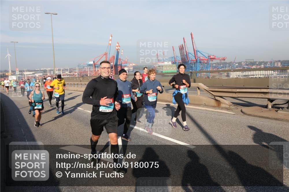 03.10.2025 - Köhlbrandbrückenlauf Yannick Fuchs http://msf.ph/oto/9180075 03.10.2025 08:53:36 Position 2 2721, 2140 meine-sportfotos.de