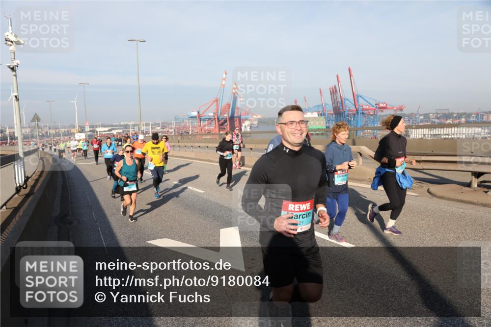 03.10.2025 - Köhlbrandbrückenlauf Yannick Fuchs http://msf.ph/oto/9180084 03.10.2025 08:53:37 Position 2 21 meine-sportfotos.de