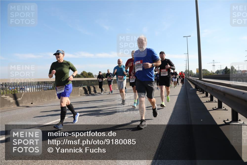 03.10.2025 - Köhlbrandbrückenlauf Yannick Fuchs http://msf.ph/oto/9180085 03.10.2025 11:20:41 Position 3 600 meine-sportfotos.de