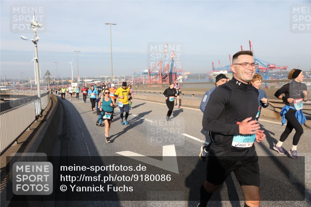 03.10.2025 - Köhlbrandbrückenlauf Yannick Fuchs http://msf.ph/oto/9180086 03.10.2025 08:53:37 Position 2 2721 meine-sportfotos.de