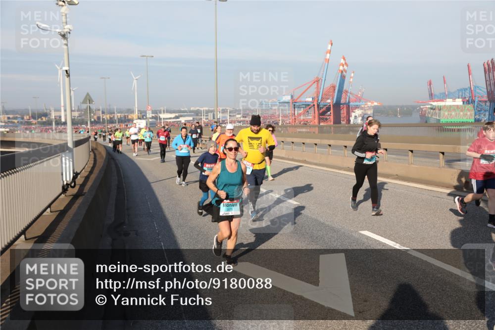 03.10.2025 - Köhlbrandbrückenlauf Yannick Fuchs http://msf.ph/oto/9180088 03.10.2025 08:53:38 Position 2 2075 meine-sportfotos.de