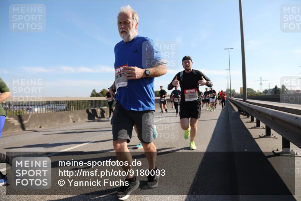 03.10.2025 - Köhlbrandbrückenlauf Yannick Fuchs http://msf.ph/oto/9180093 03.10.2025 11:20:42 Position 3 53, 6744 meine-sportfotos.de