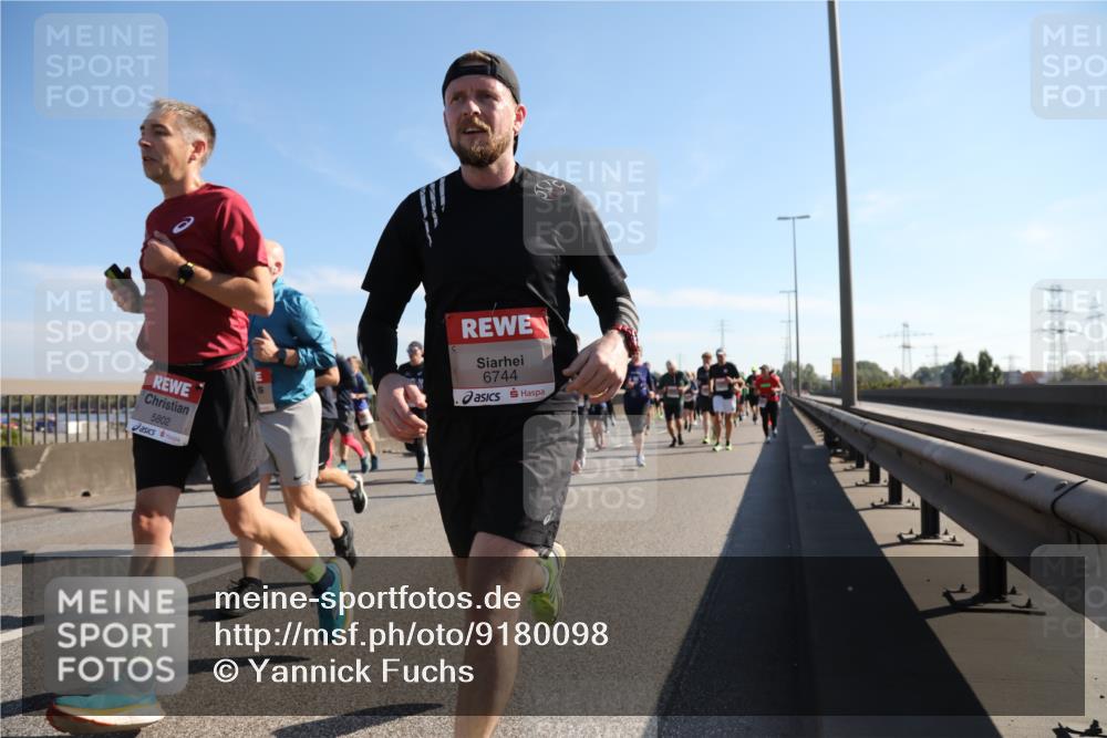 03.10.2025 - Köhlbrandbrückenlauf Yannick Fuchs http://msf.ph/oto/9180098 03.10.2025 11:20:43 Position 3 5802, 6744 meine-sportfotos.de